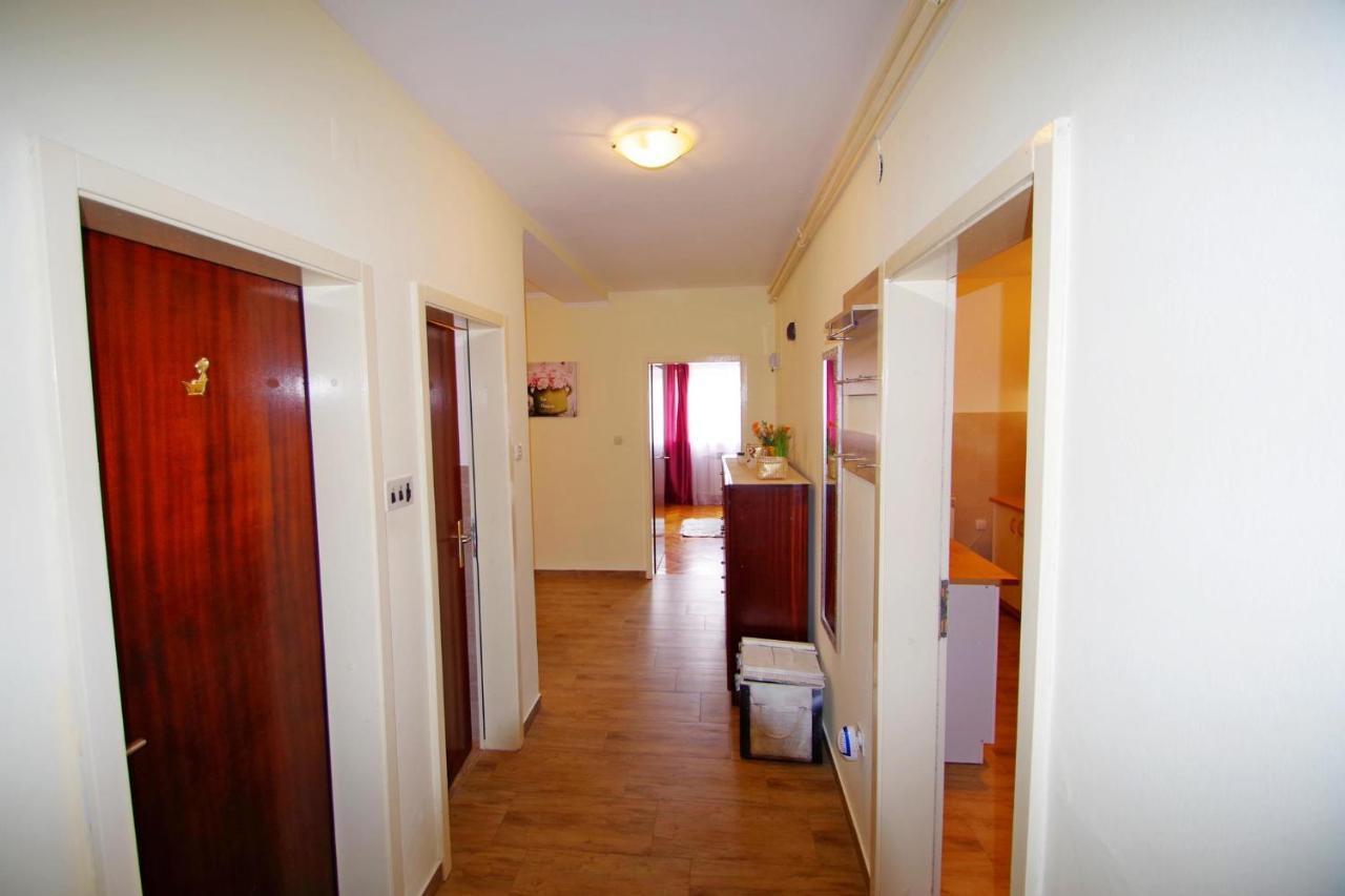 Apartment Suzi Valdebek Pula Exterior foto